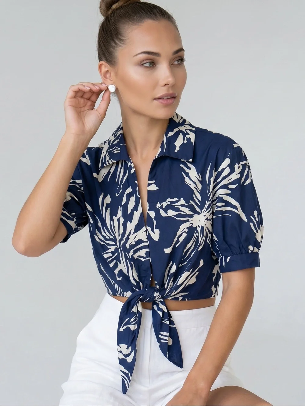 🌻Zara Blue White Floral Crop Top Tie Front Puff Sleeve Button Up Blouse Medium